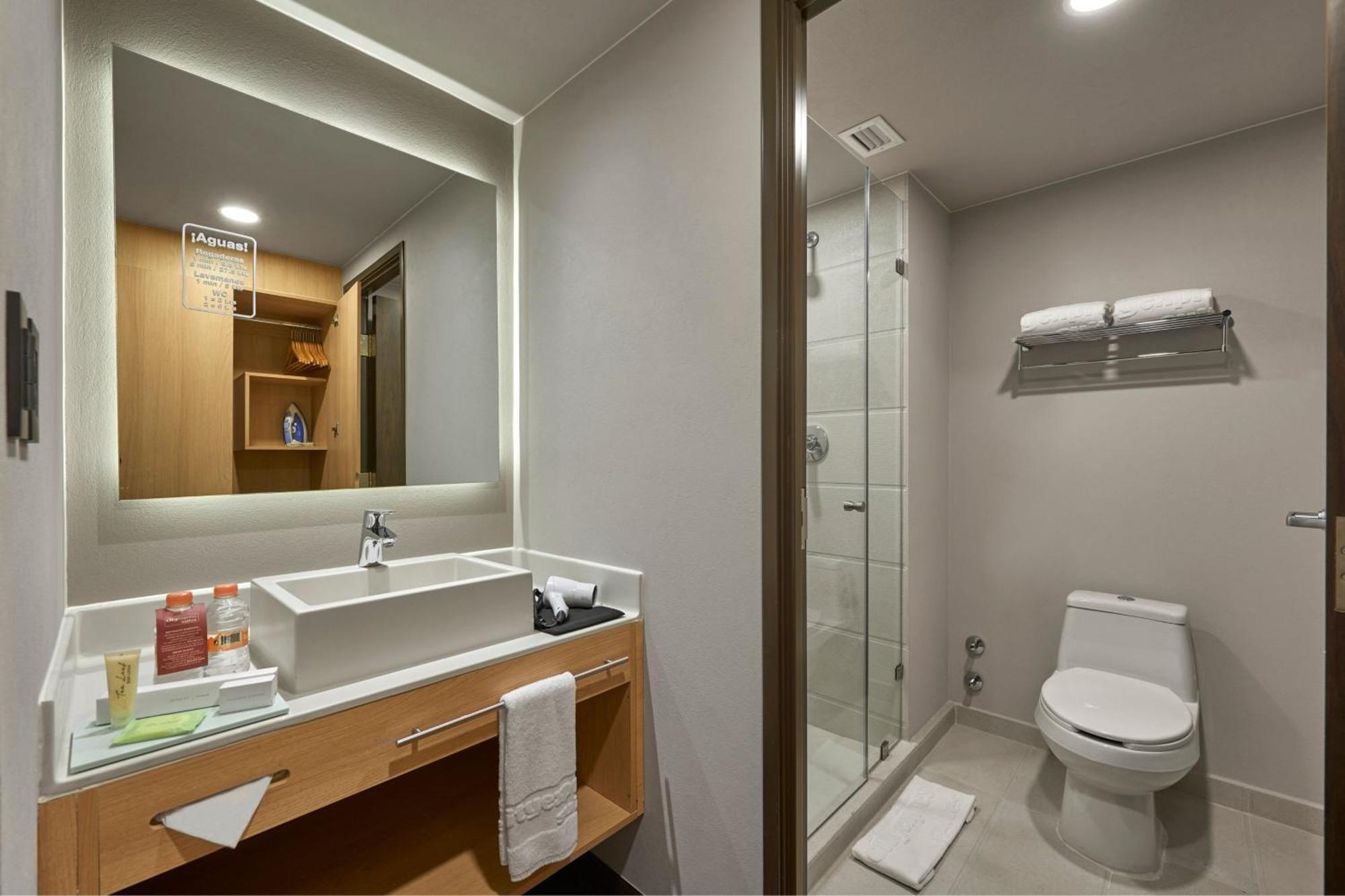 City Express Suites By Marriott Cancun Aeropuerto Alfredo V. Bonfil Esterno foto