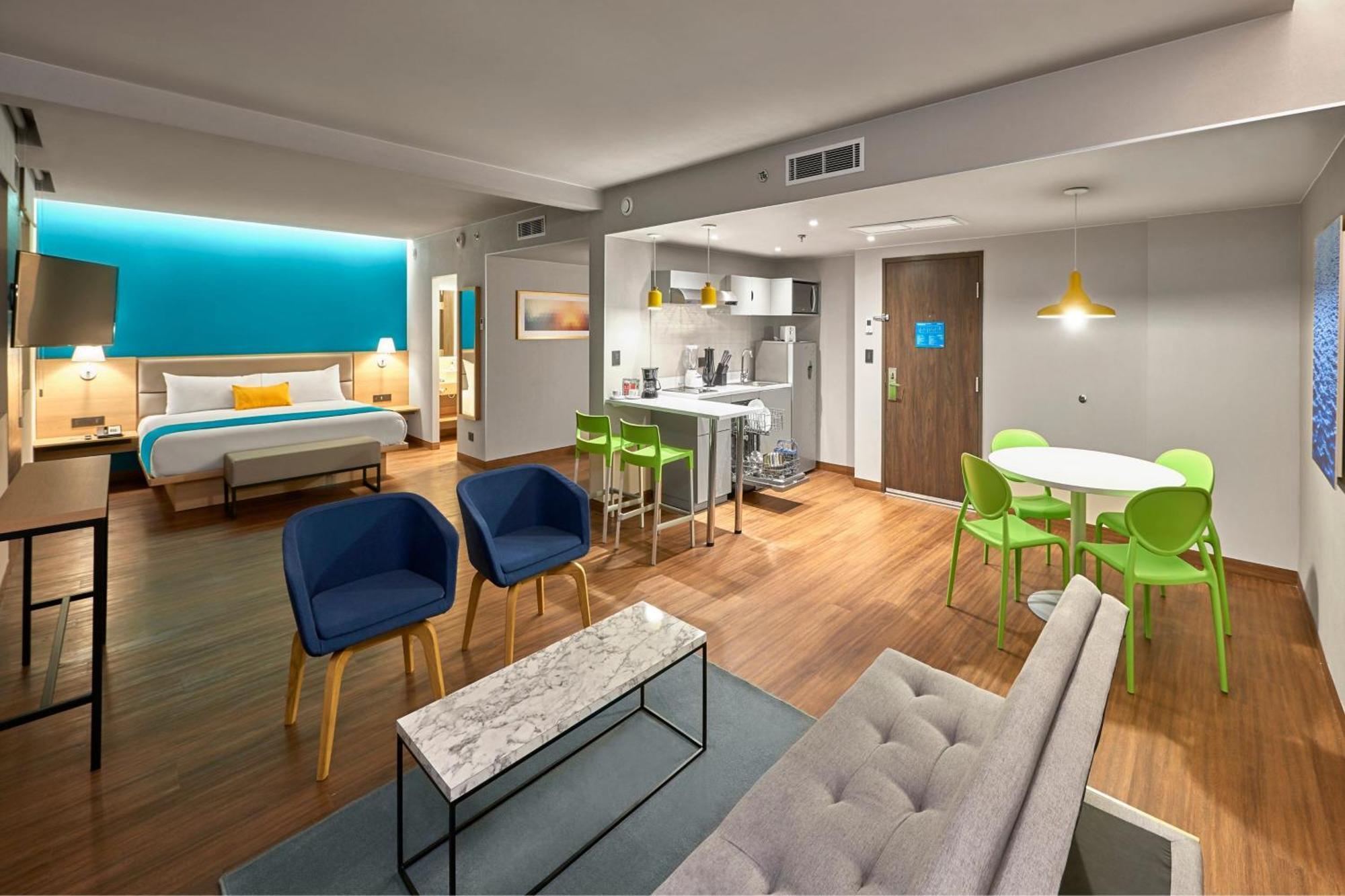 City Express Suites By Marriott Cancun Aeropuerto Alfredo V. Bonfil Esterno foto